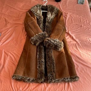 Wilson’s Leather Trench coat with faux fur trim and lining size Medium